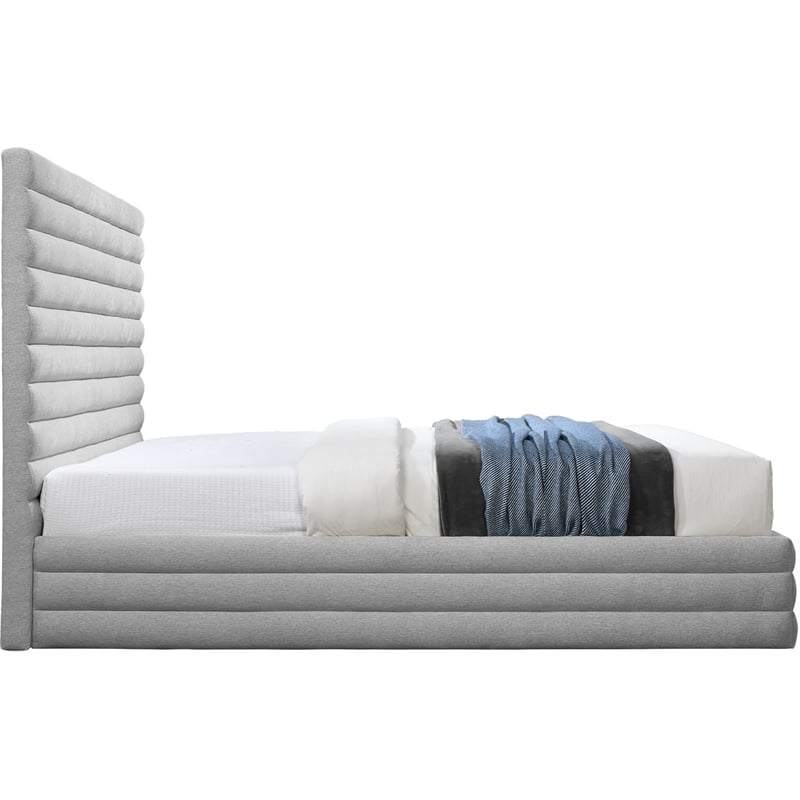 Meridian Furniture Maxwell Grey Linen Textured Fabric Queen Bed
