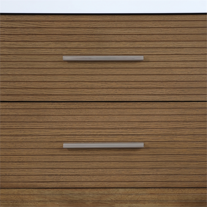 Meridian Furniture Oakwell 24