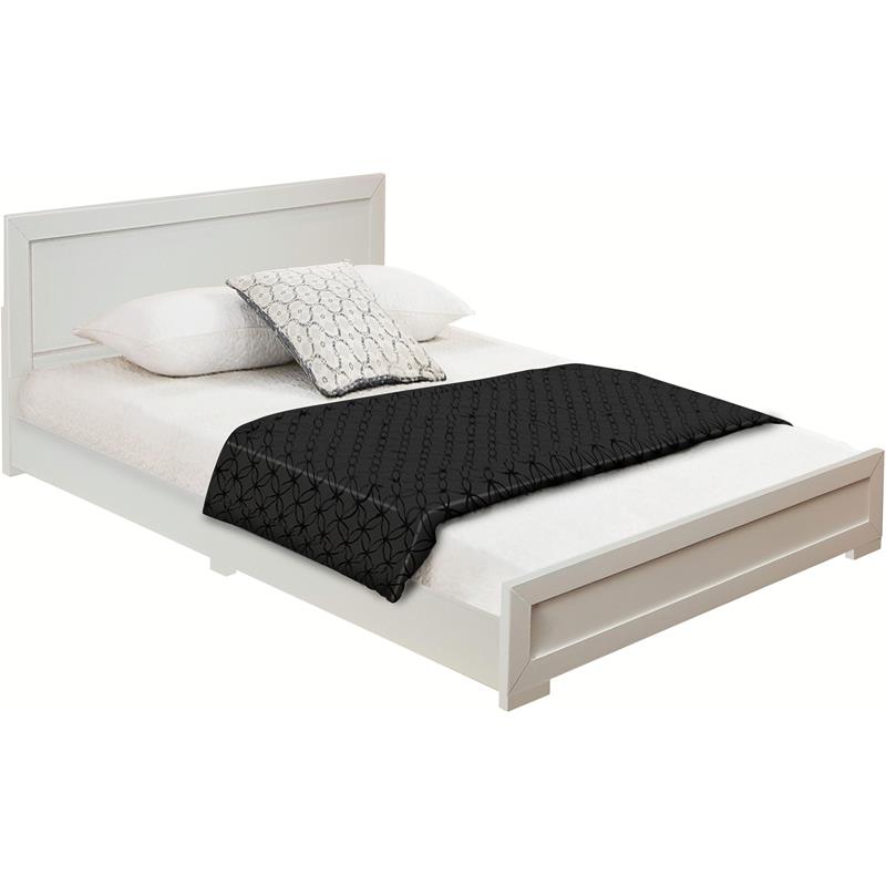 Camden Isle Full Size Trent Wood Platform Bed in White with 1 Nightstand