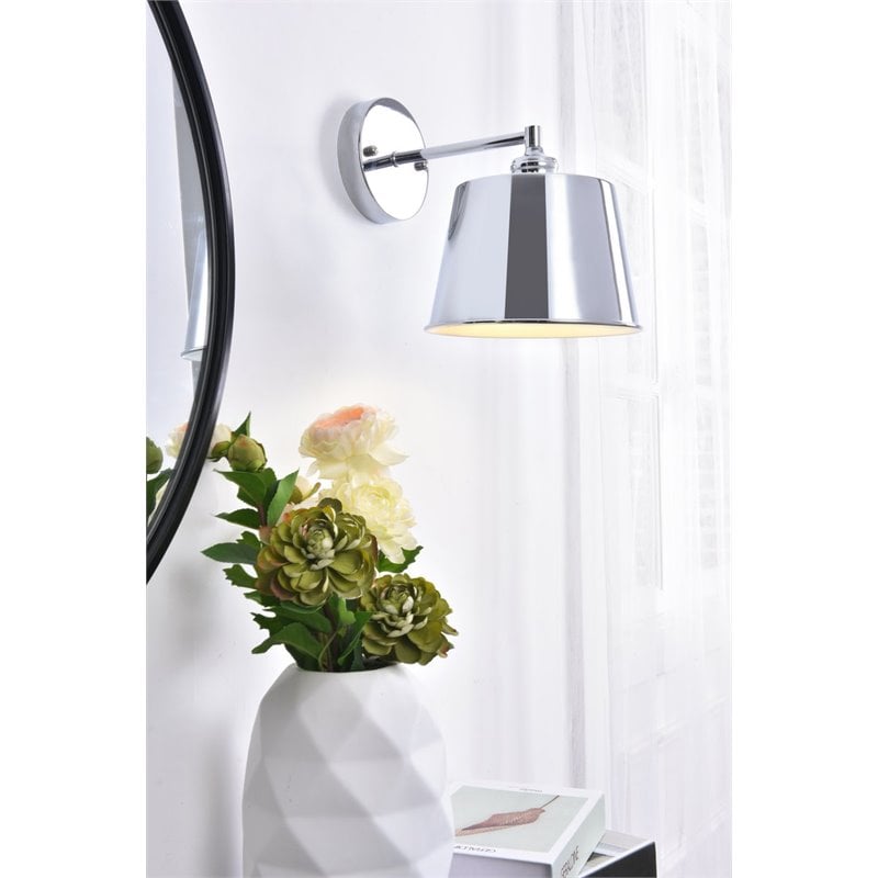 Living District Nota 1-Light Mid-Century Metal Wall Sconce in Chrome Finish