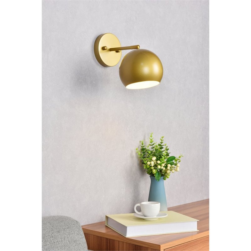 Living District Othello 1-Light Mid-Century Metal Wall Sconce in Brass