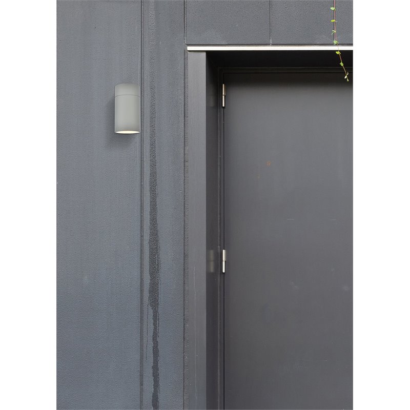 Living District Raine 1-Light Modern Aluminum Outdoor Wall Light - Silver