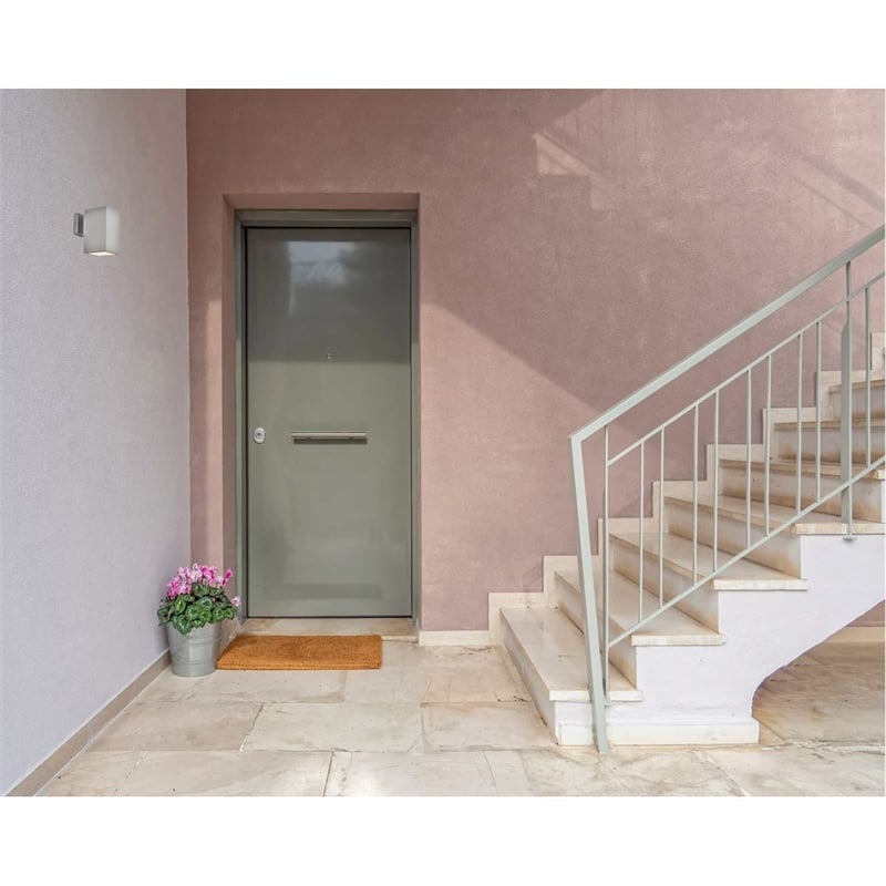 Living District Raine 1-Light Modern Aluminum Outdoor Wall Light in Silver