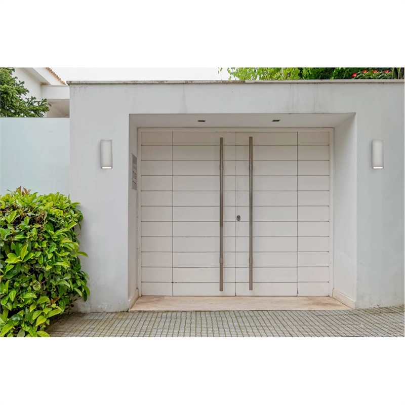 Living District Raine 1-Light Modern Aluminum Outdoor Wall Light in Silver