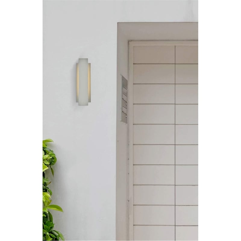 Living District Raine 1-Light Modern Aluminum LED Wall Sconce in Silver