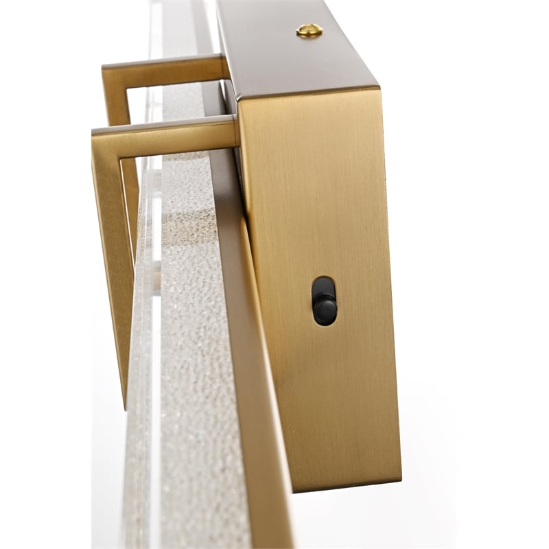 Living District Ivaan 24