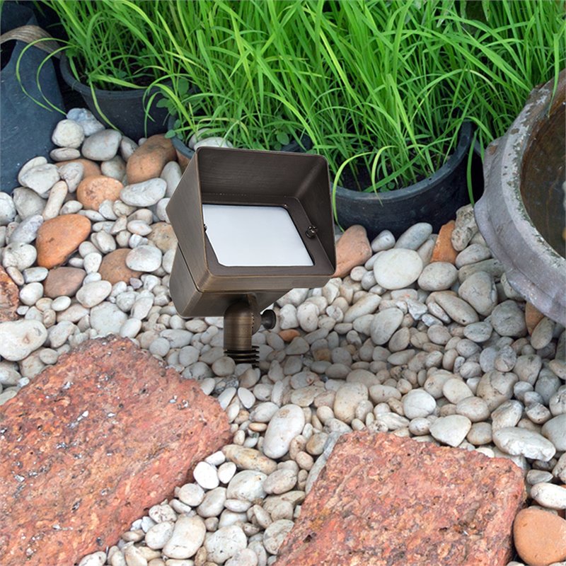 Elitco Lighting Aera Traditional Cast Brass Flood Light in Antique Brass