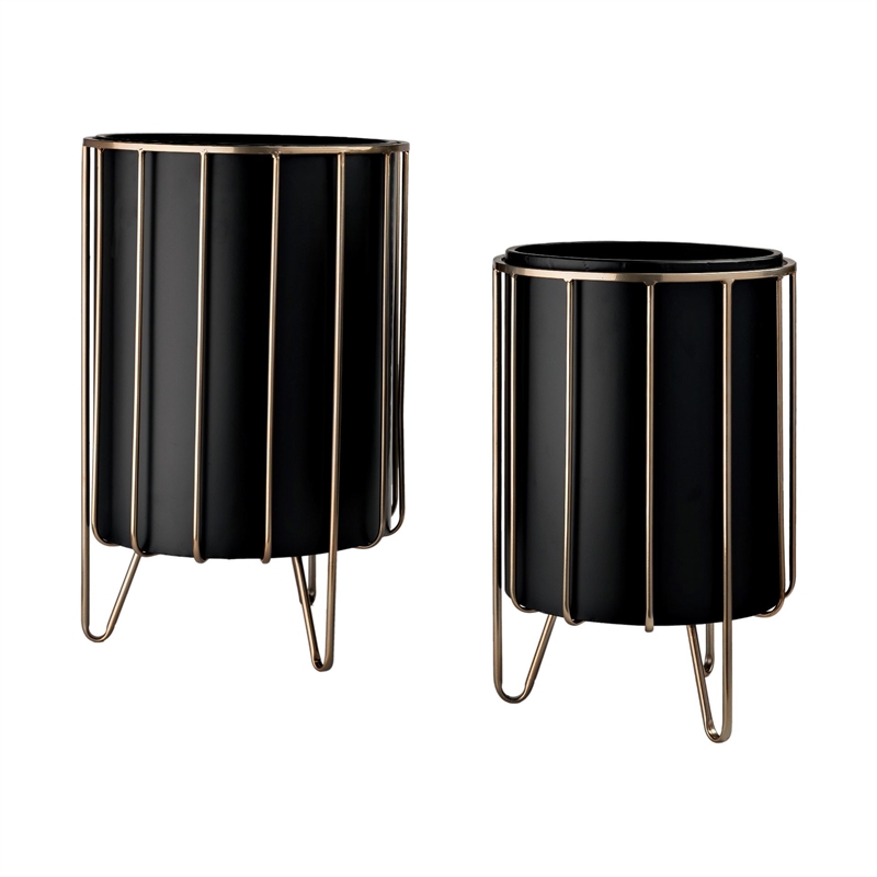 Mercana Pianta Metal Industrial Styled Planters in Black (Set of 2)