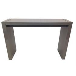 Pub Tables