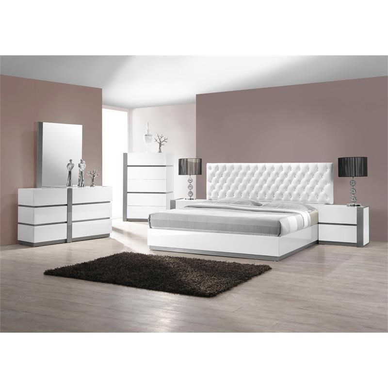 Best Master Seville Tufted Crystals Cal King Platform Bed in White/Silver Base