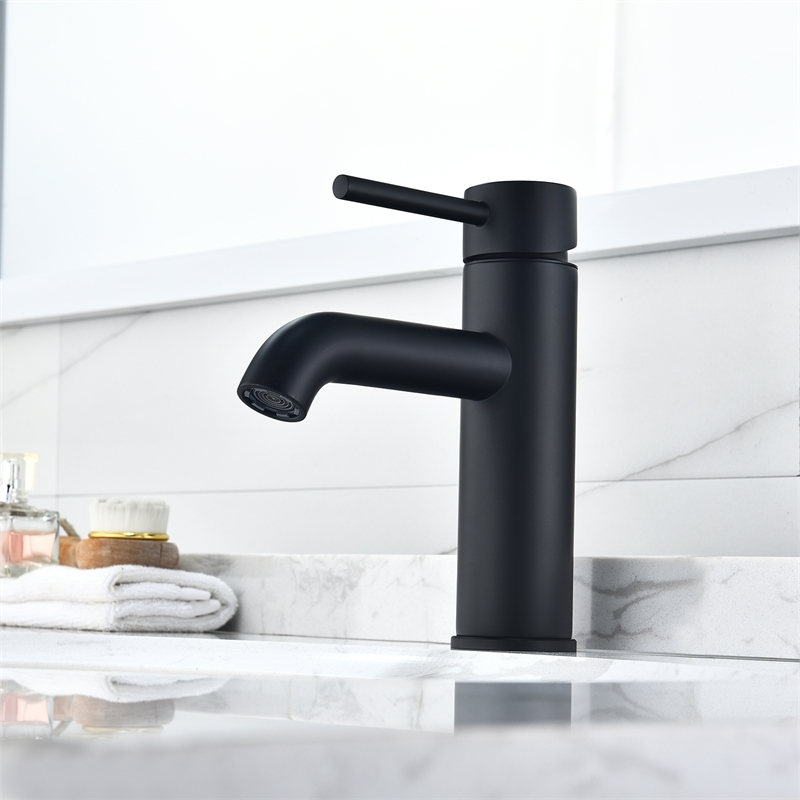 Tubize Single Hole Single-Handle Bathroom Faucet in Matte Black