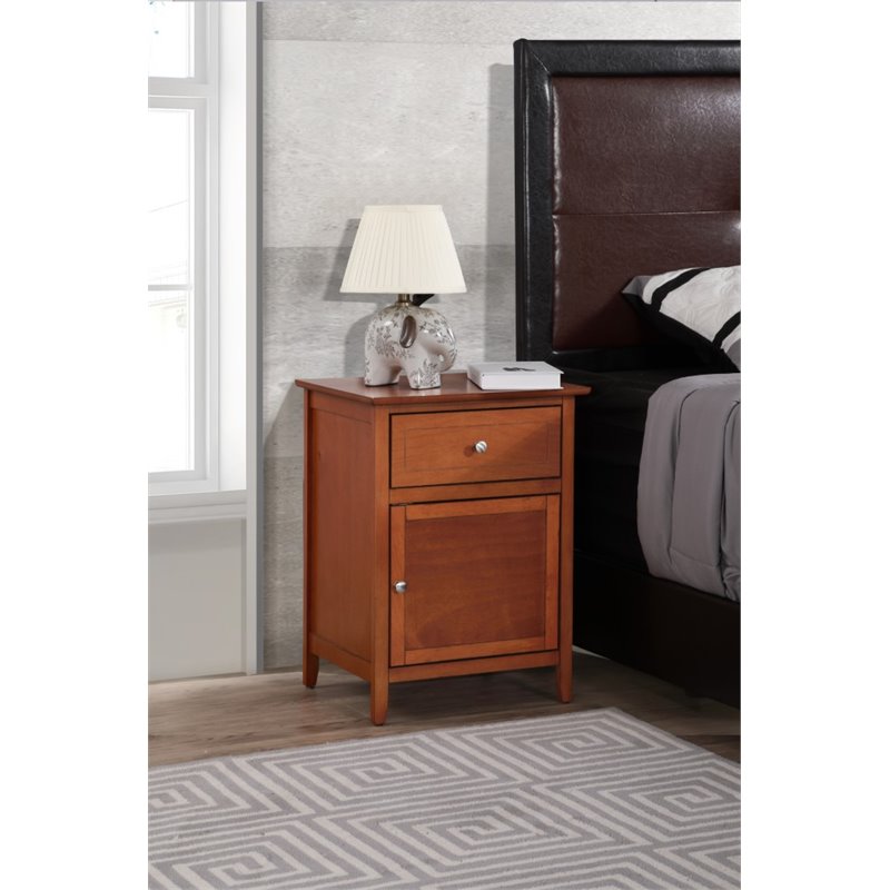 Glory Furniture Izzy 1 Drawer 1 Door Nightstand in Oak