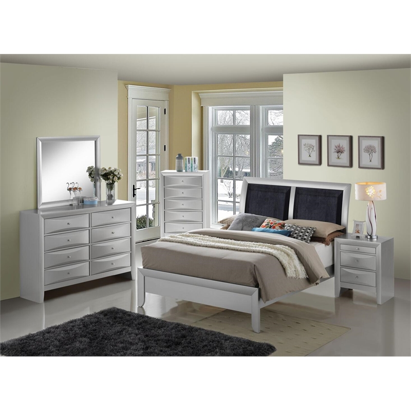 Glory Furniture Marilla Wood Full Panel Sleigh Bed in Silver Champagne