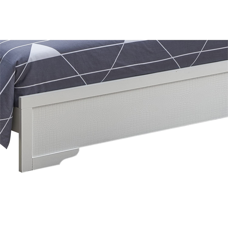 Glory Furniture Lorana Queen Sleigh Bed in Pearl White