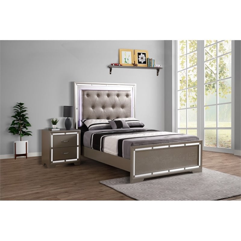 Glory Furniture Alana Queen Bed in Silver Champagne