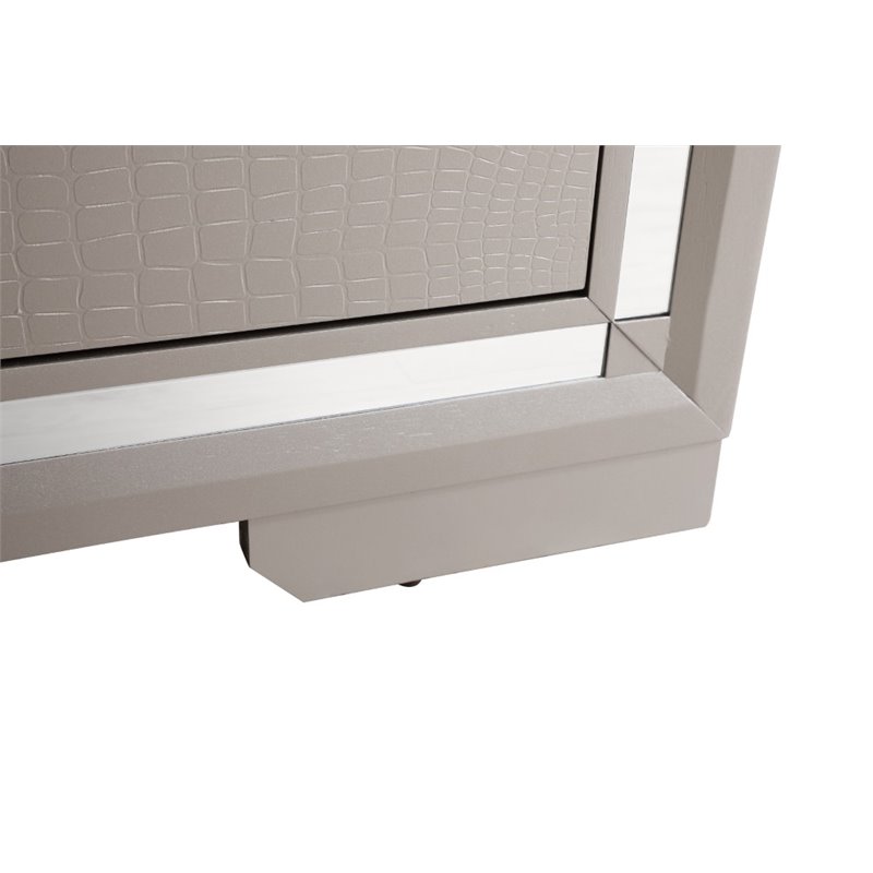 Glory Furniture Alana Dresser in Silver Champagne