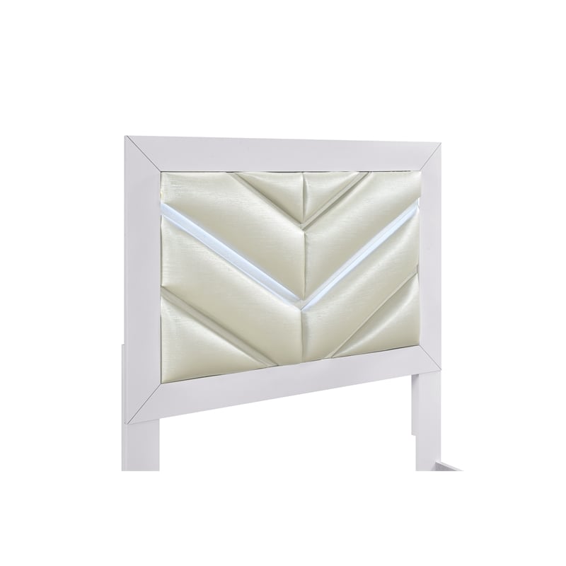 Glory Furniture Moreland G002900A-TB Twin Bed  Sparkling White