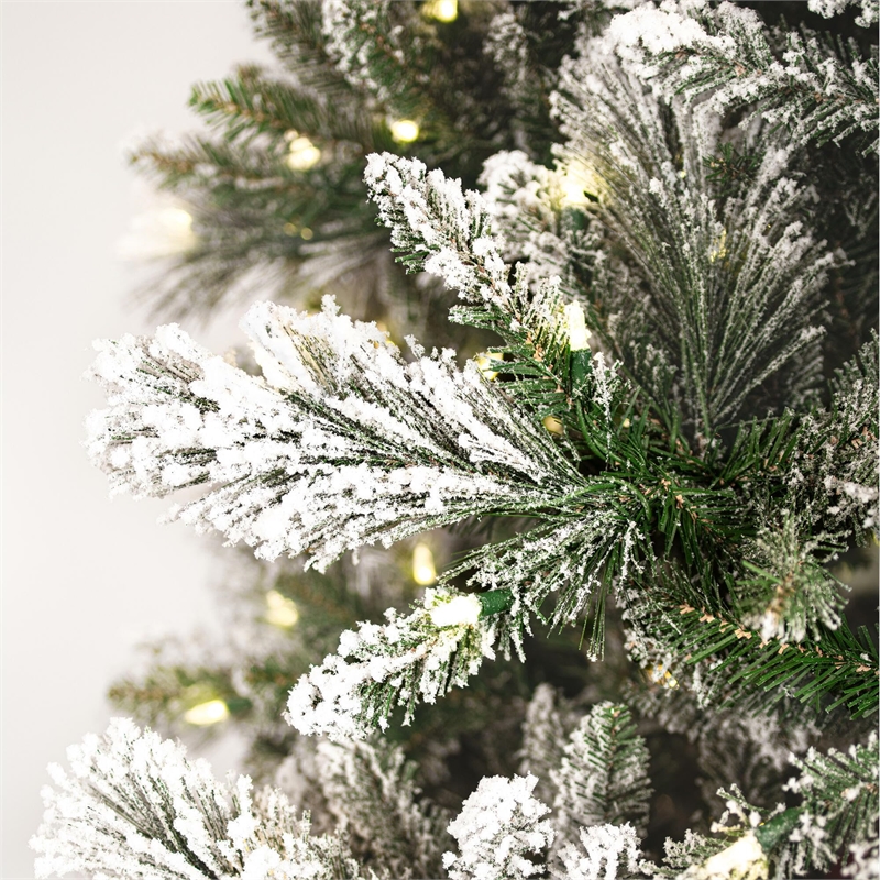 Vickerman Plastic Artificial Christmas Tree with 1200 Mini Lights in Green