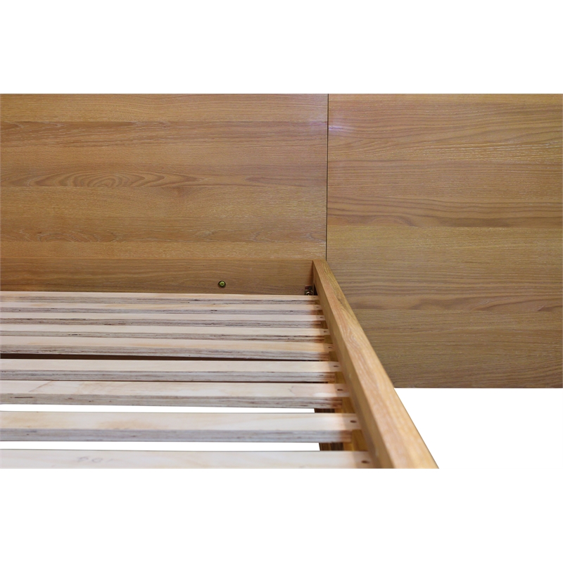 Sarasota Oak Wood Platform Queen Bed with Wings in a Natural Finish