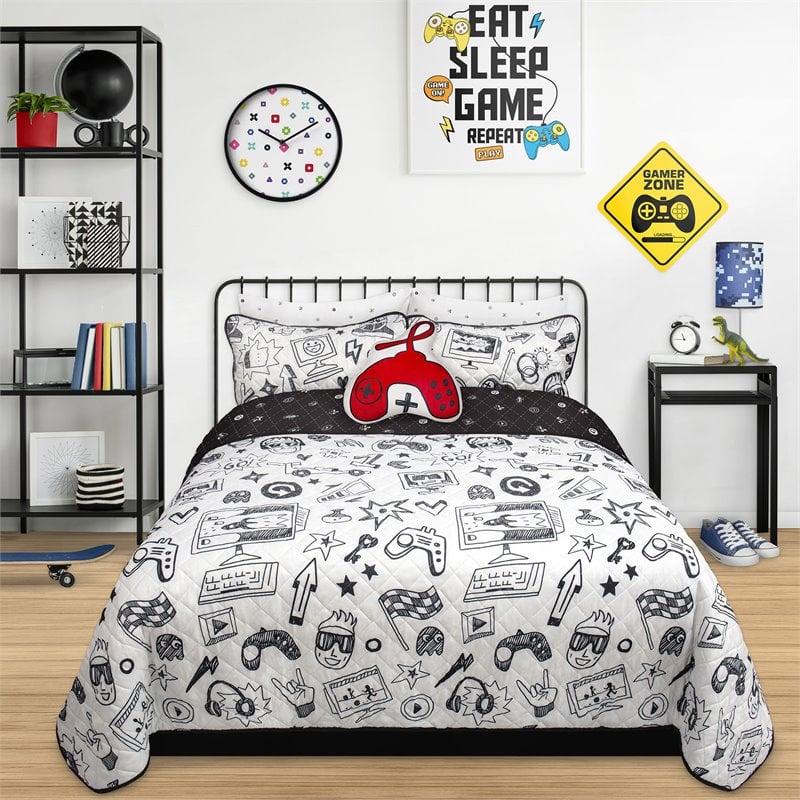Safdie & Co. 2-piece Polyester Gaming Twin Quilt Set in White/Black