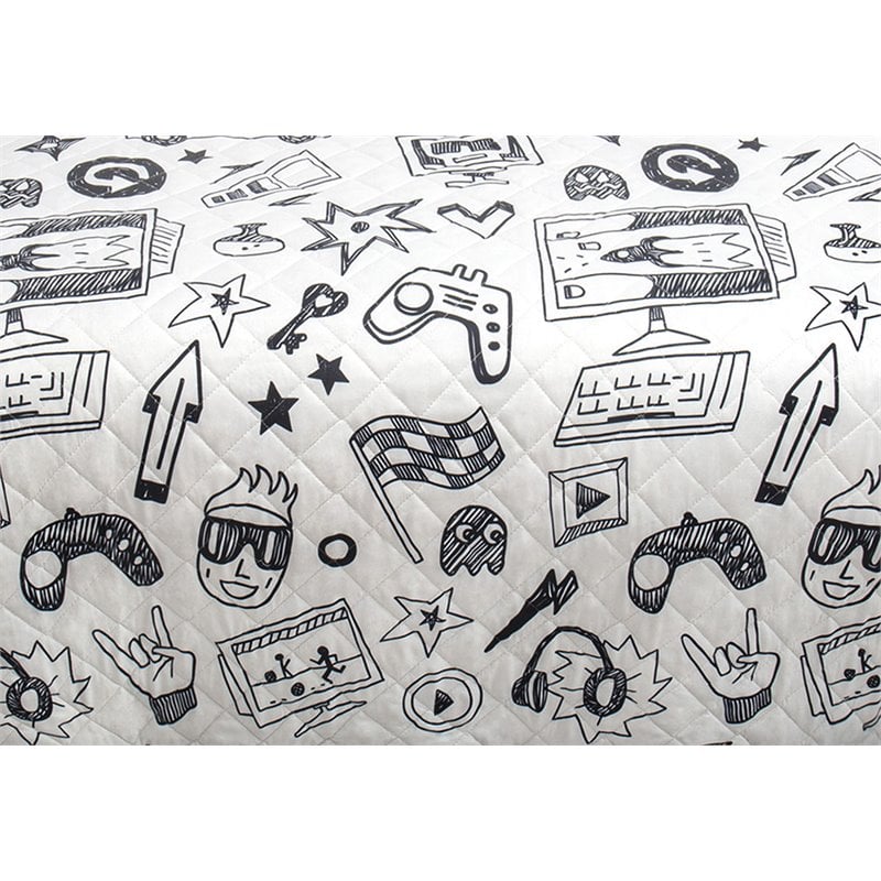 Safdie & Co. 2-piece Polyester Gaming Twin Quilt Set in White/Black