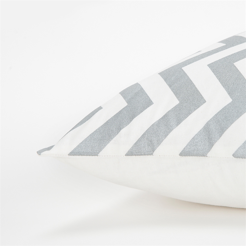 Rizzy Home Chevron 18