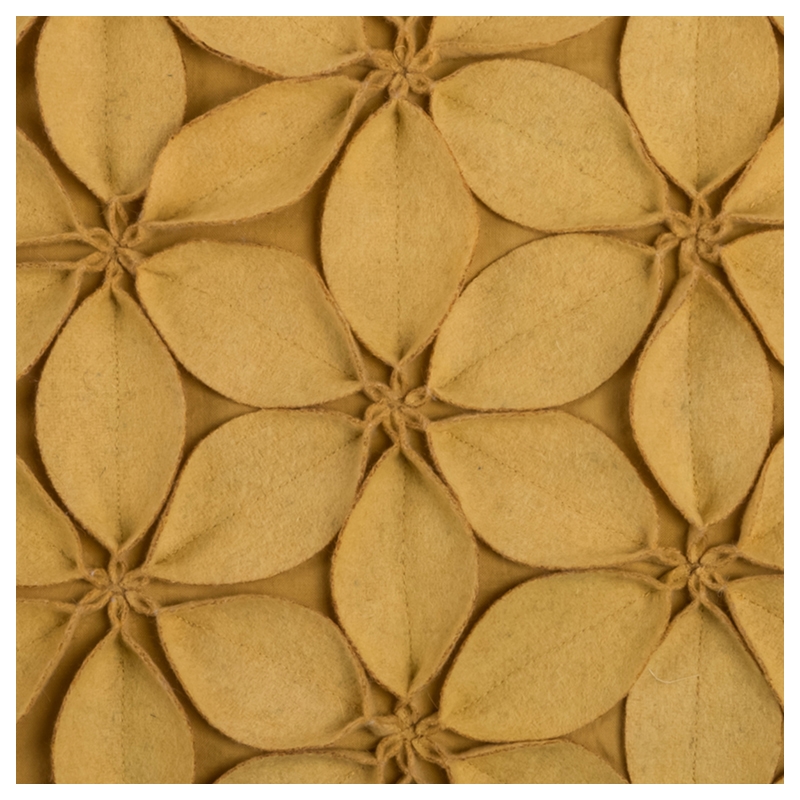 Rizzy Home Botanical Petals 18