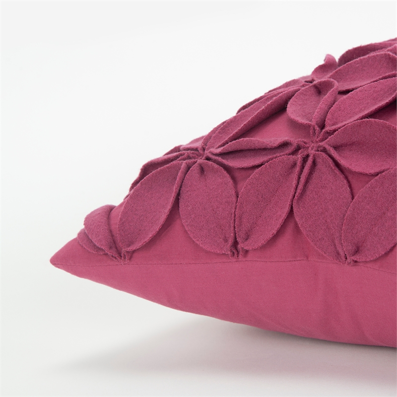 Rizzy Home Botanical Petals 18