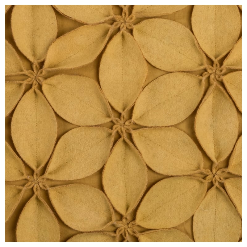 Rizzy Home Botanical Petals 18