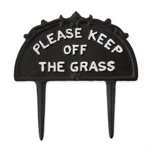 please keep off the grass brown iron garden stake measures  9.75x0.5x10 inches