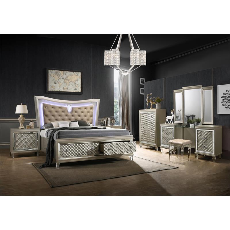 Champagne Silver Wood Vanity with Jewelry Hangers
