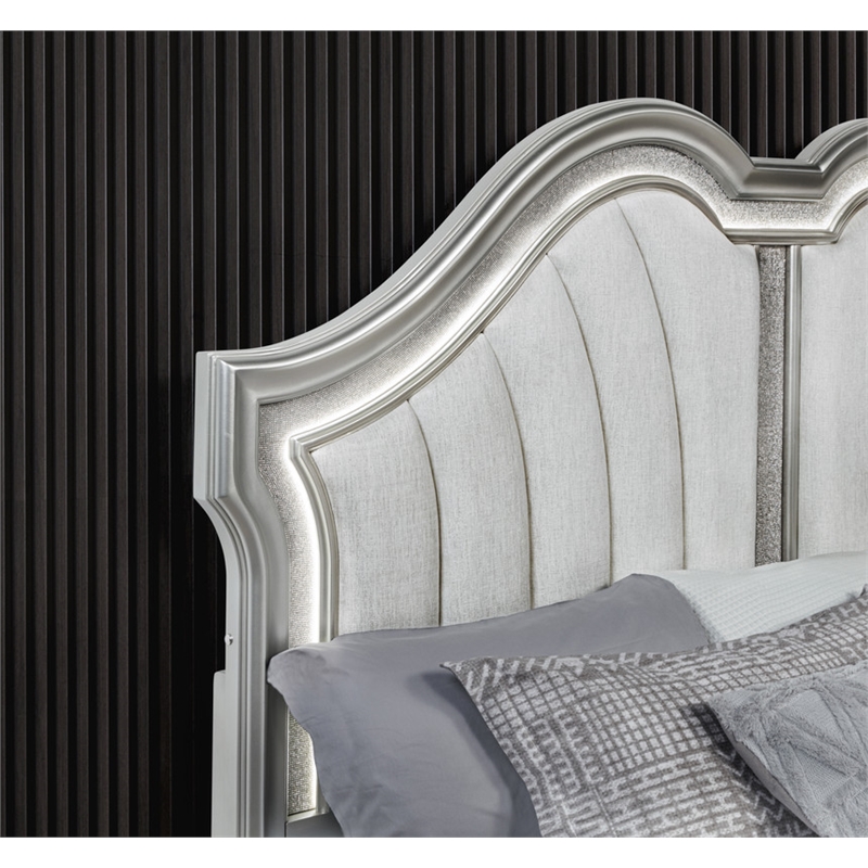 Best Quality Furniture Silver Embossed Wood Bedroom Set with Queen Panel Bed