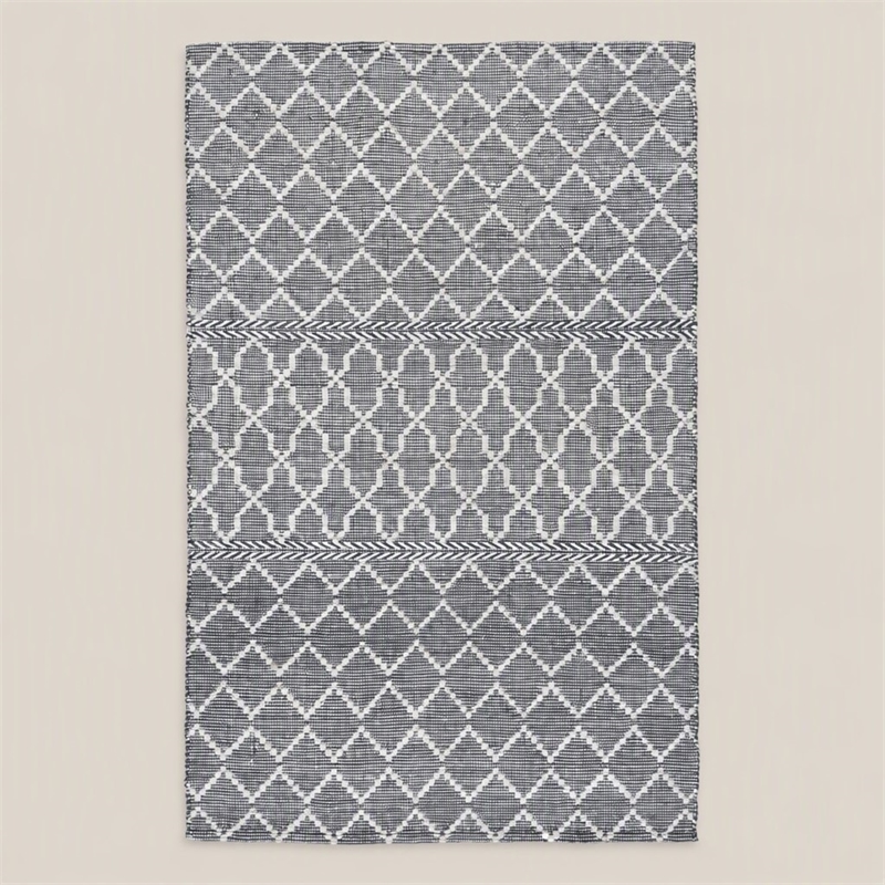 Afuera Living Lattice Polyester Fabric Accent Rug in Gray/Ivory 60 x 96
