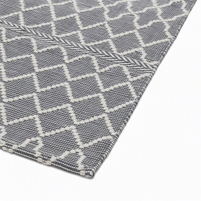 Afuera Living Lattice Polyester Fabric Accent Rug in Gray/Ivory 60 x 96