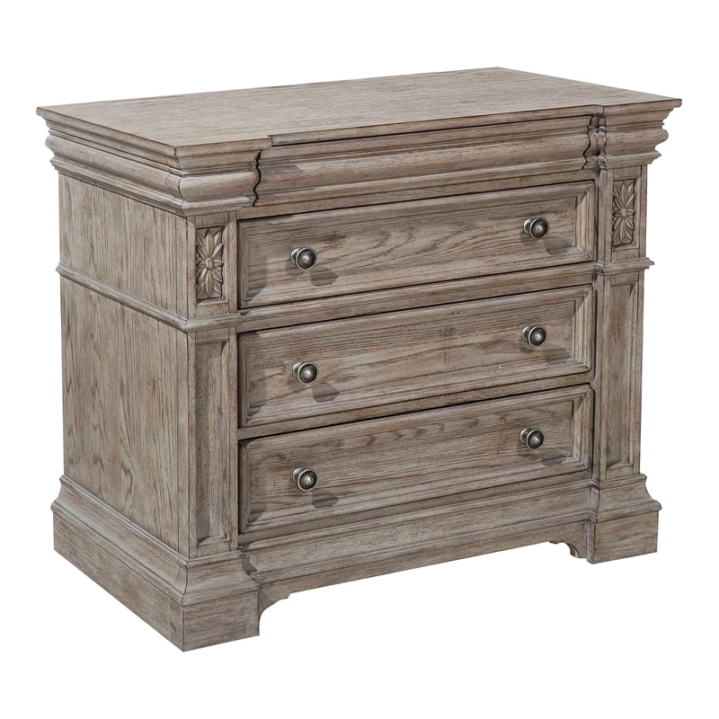 Pulaski Kingsbury 4 Drawer Bachelor Chest in French Gray