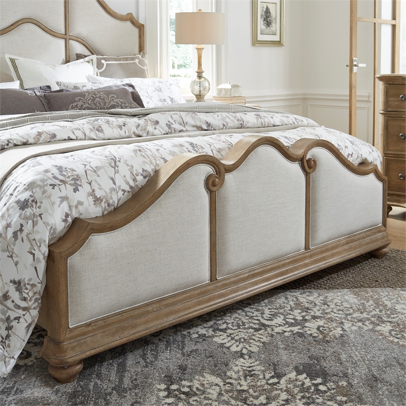 Pulaski Weston Hills Queen Upholstered Bed in Flax Seed