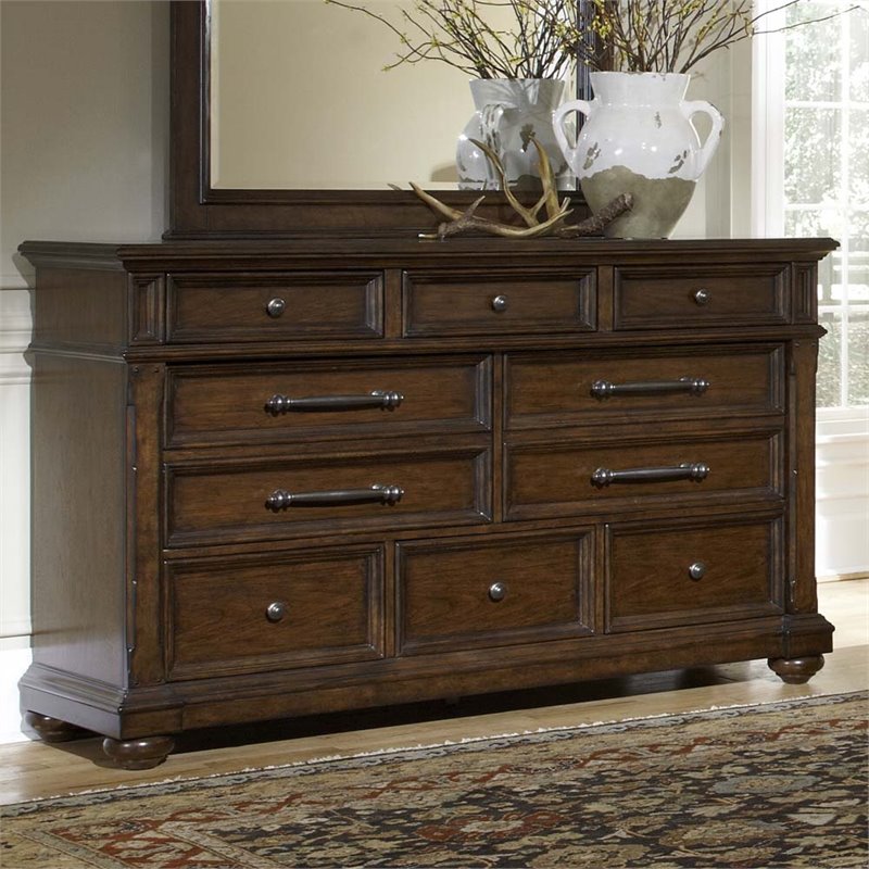 Pulaski Durango Ridge 10 Drawer Dresser In Aged Brandy 673100