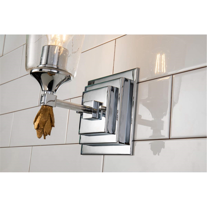 Lucas McKearn Vetiver 1-light Gold Flame-shaped Bath Vanity Light in Chrome