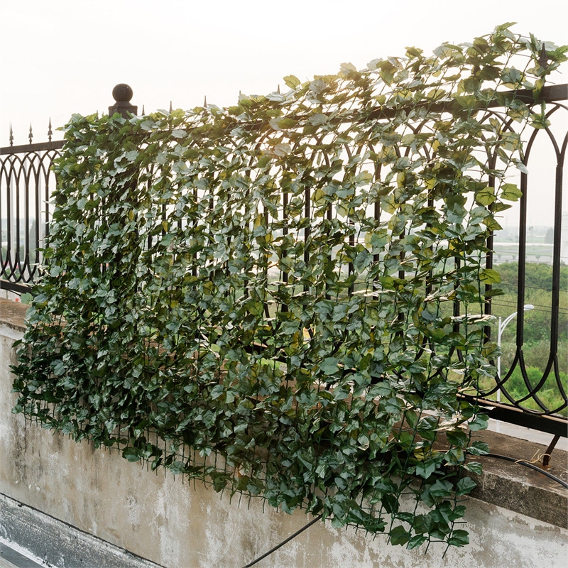 59''x118'' Faux Ivy Leaf Decorative Privacy Fence Screen Green
