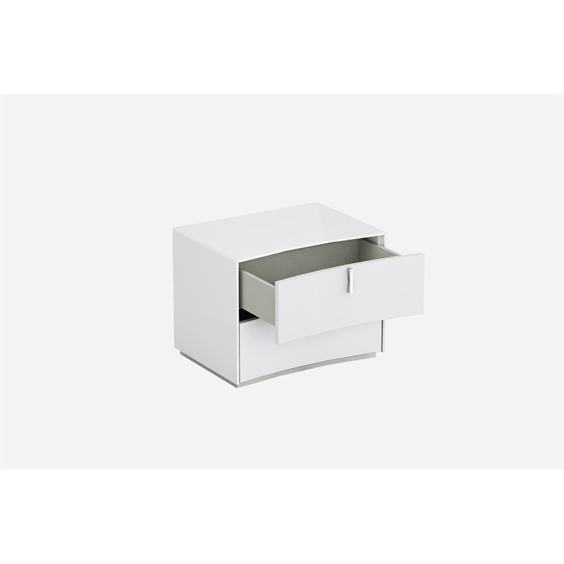 Titan Furnishings Polo 4-Piece Wood Queen Bedroom Set in White