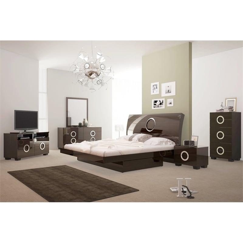 Titan Furnishings Rita 4-Piece Wood Queen Bedroom Set in Wenge Color