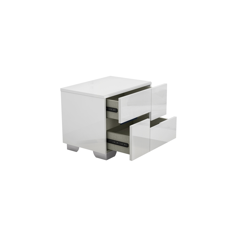 Titan Furnishings Waldorf 4-Piece Wood California King Bedroom Set in White