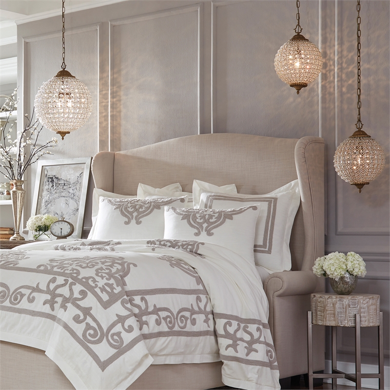 Kosas Home Allesandria 3-light Iron and Crystal Medium Chandelier in Brass/Clear