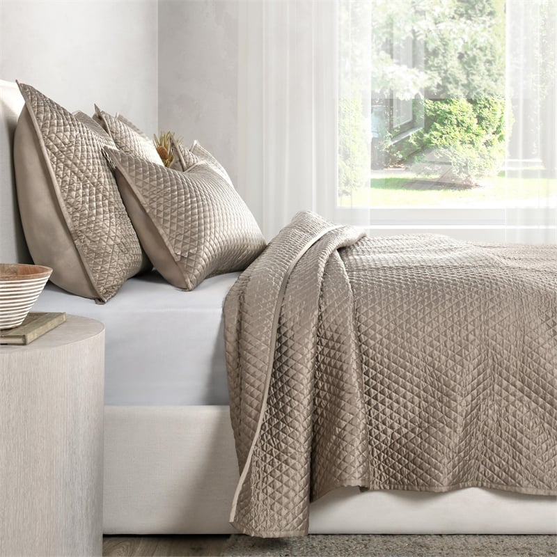 Kosas Home Winthrop 98x94