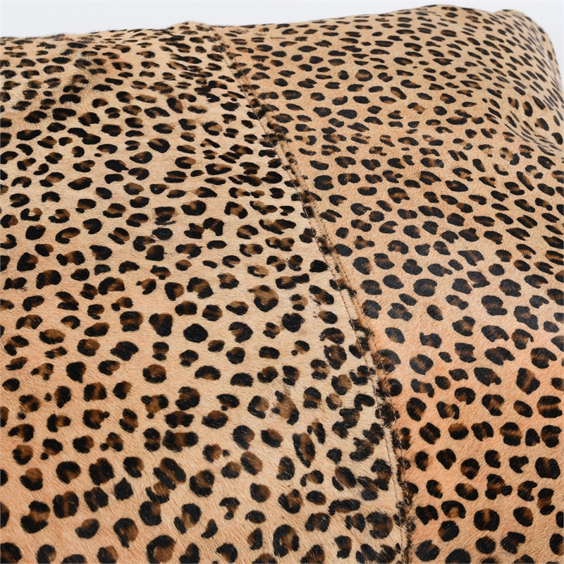 Kosas Home Leopard 20x20
