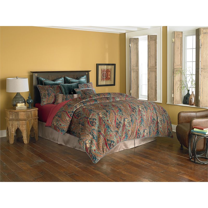 Michael Amini Madrid 4-piece Paisley Fabric Queen Comforter Set in Gold