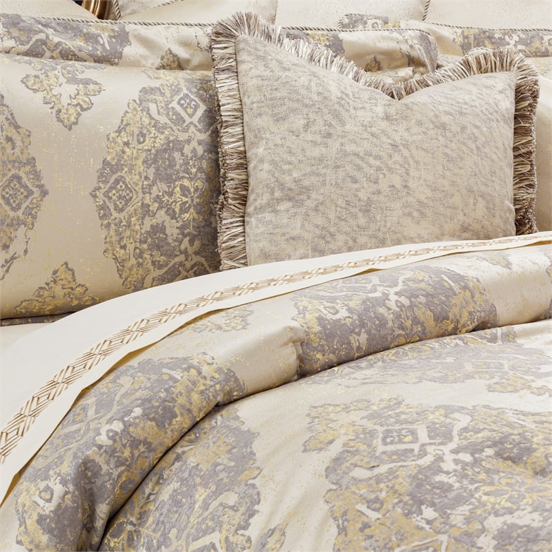 Michael Amini Bennett 9-Piece Queen Comforter Set - Champagne