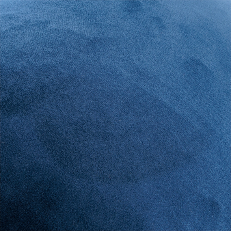 MICHAEL AMINI Larkin 13x24