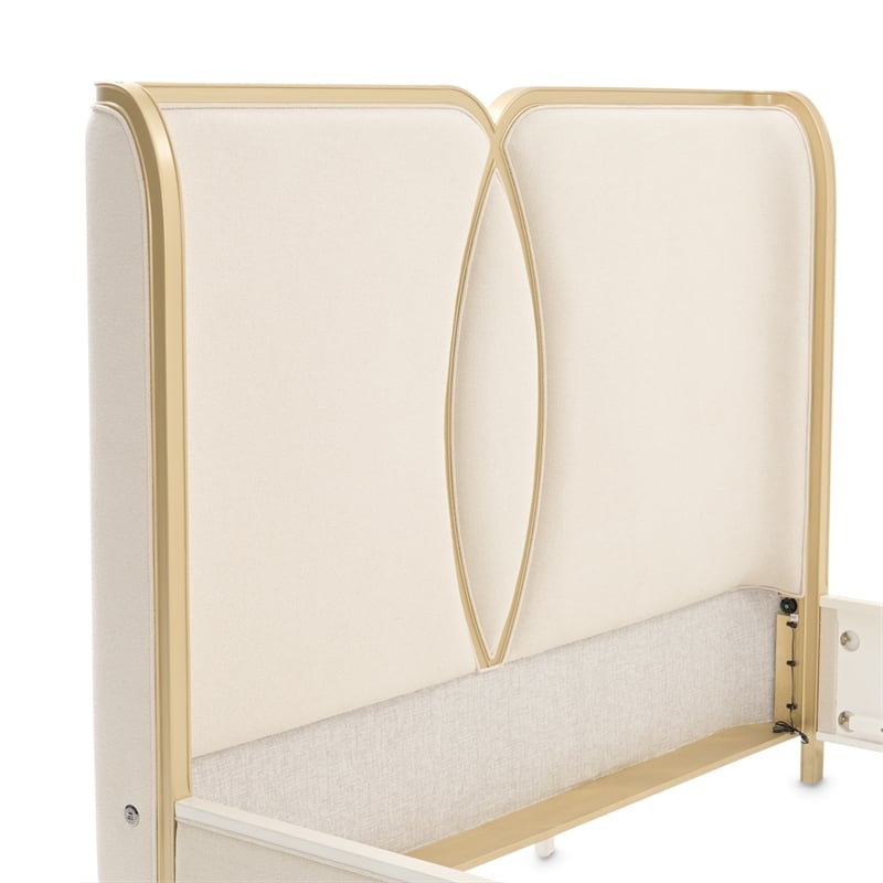 Scotts Square Eastern King Bed - Cornsilk/Light Champagne