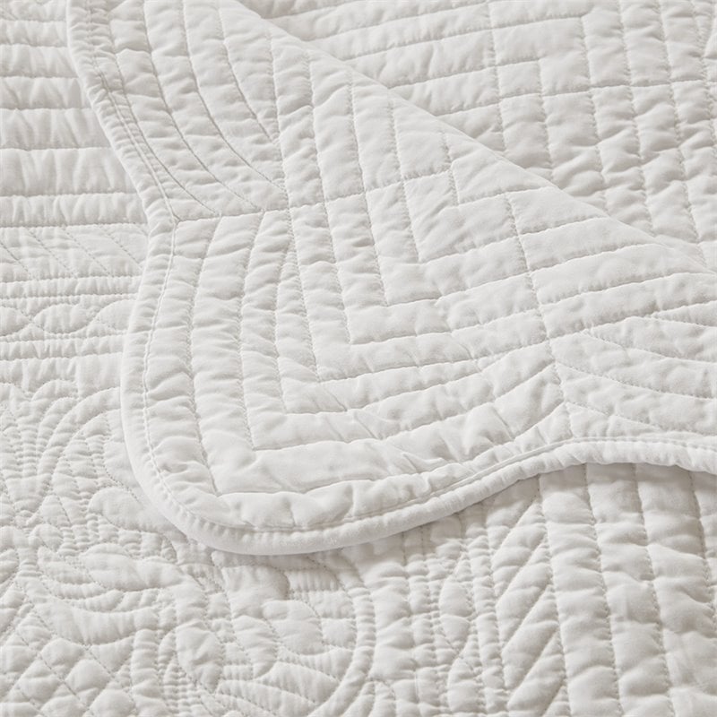Madison Park Fabric Oversized Quilted Throw with Scalloped Edges in White